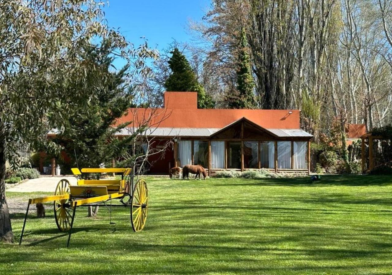 Hermosa chacra Gaiman con costa al Rio - B&B