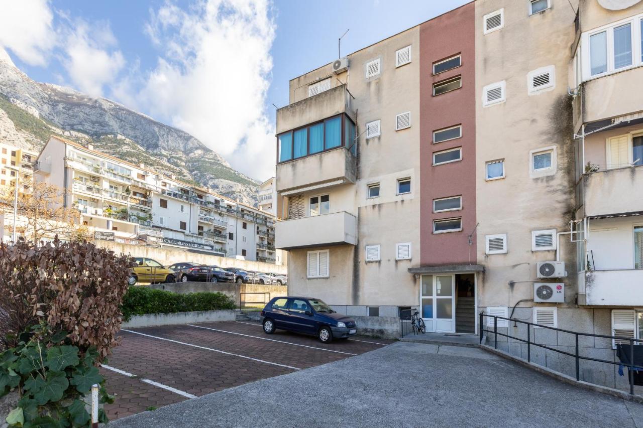 Apartment Sky, free private parking - Bed and Breakfast Makarska