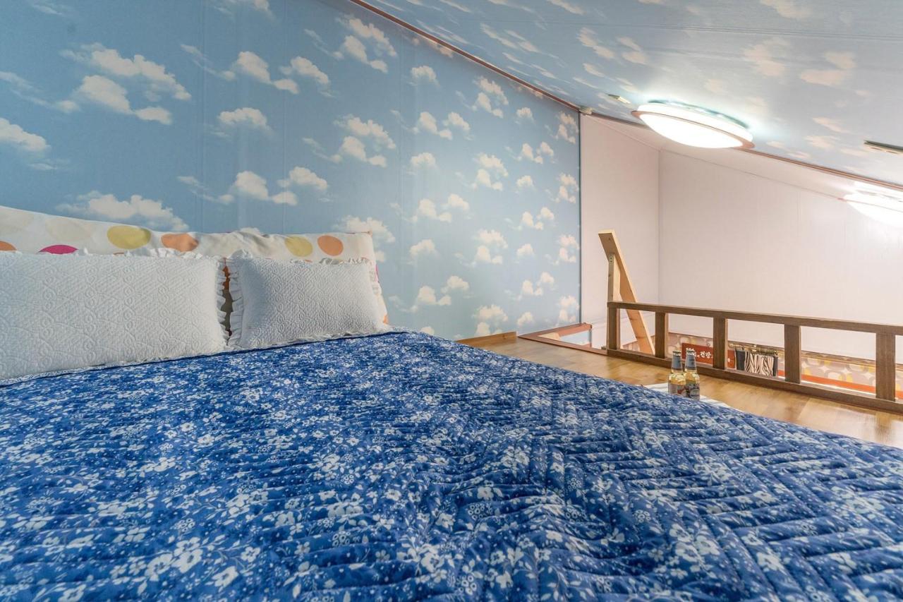 Quadruple Room 5