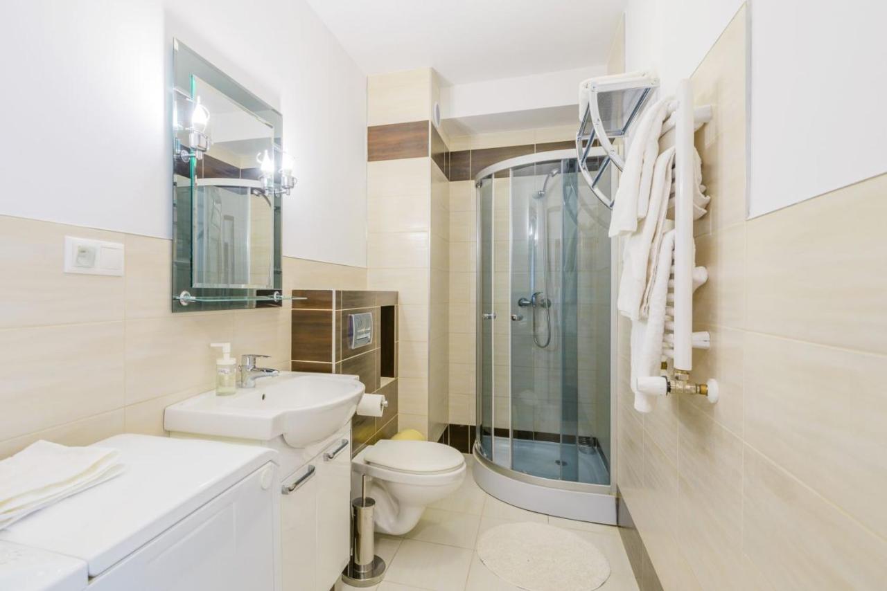 One-Bedroom Apartment - Annex