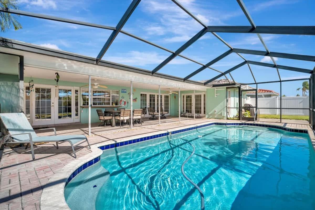 The Crown House 4b Pool Home 6 mins to IR Beach - B&B Largo