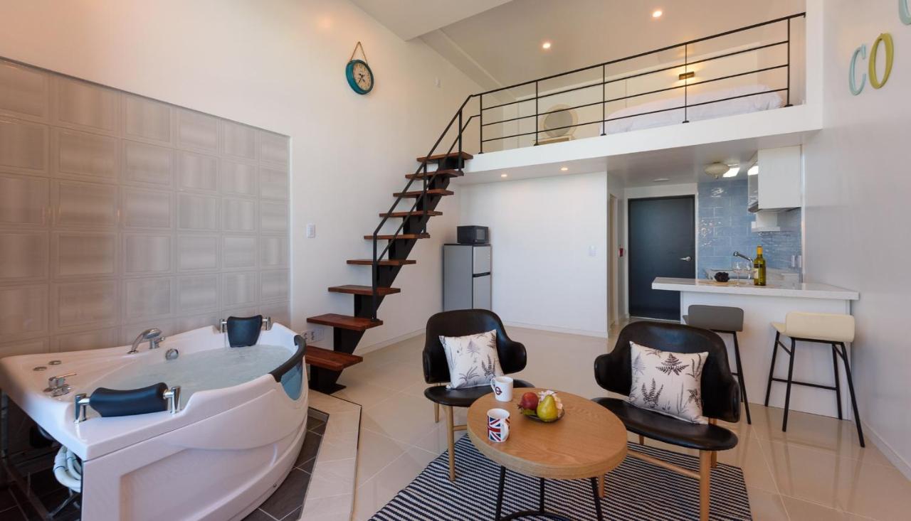 Double Room with Sea View 3