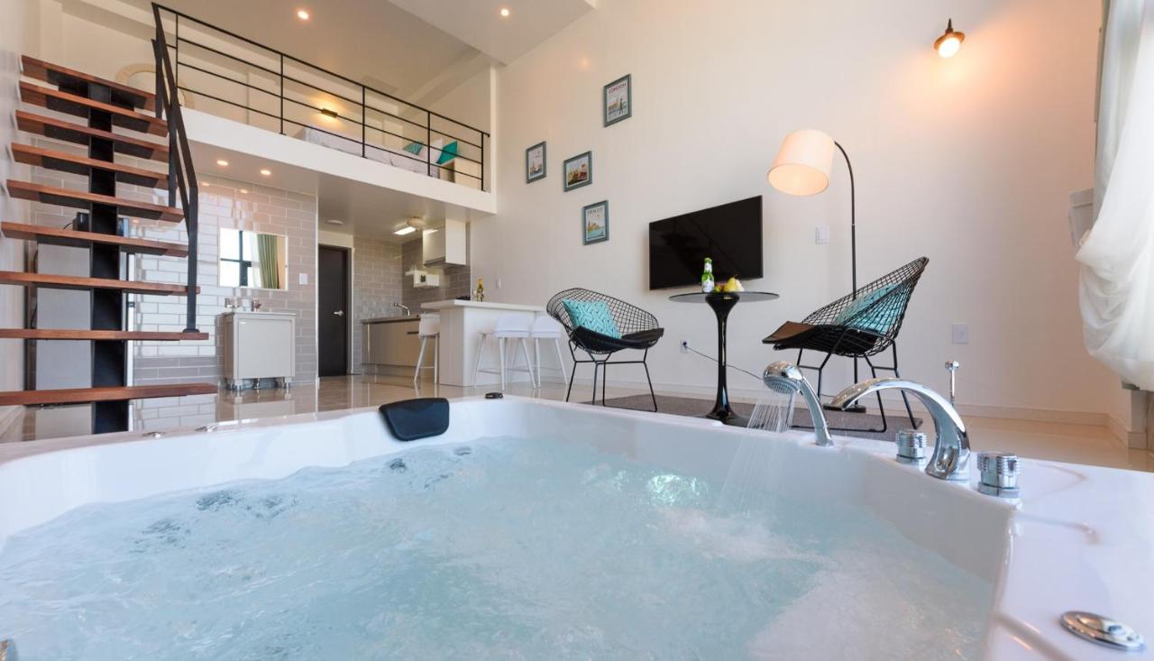 Double Room with Sea View 4