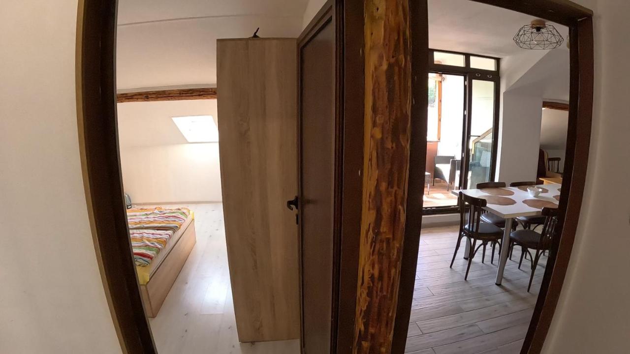 One-Bedroom Apartment with Balcony