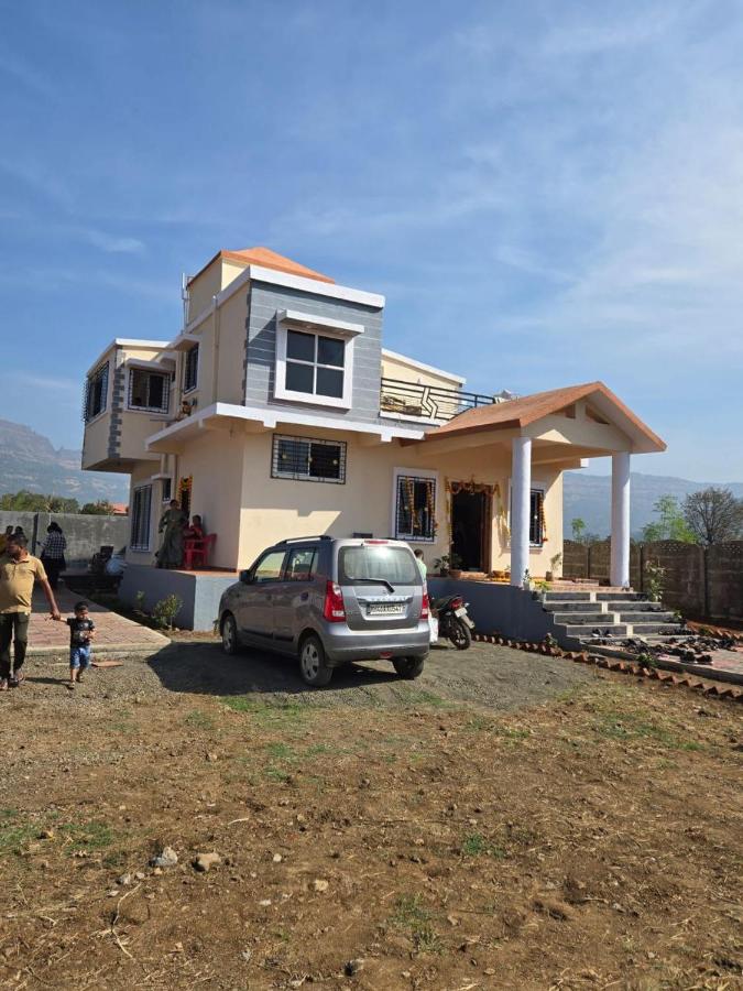Sahyadri Farmhouse with Pvt POOL - Chambres d’hôtes Karjat