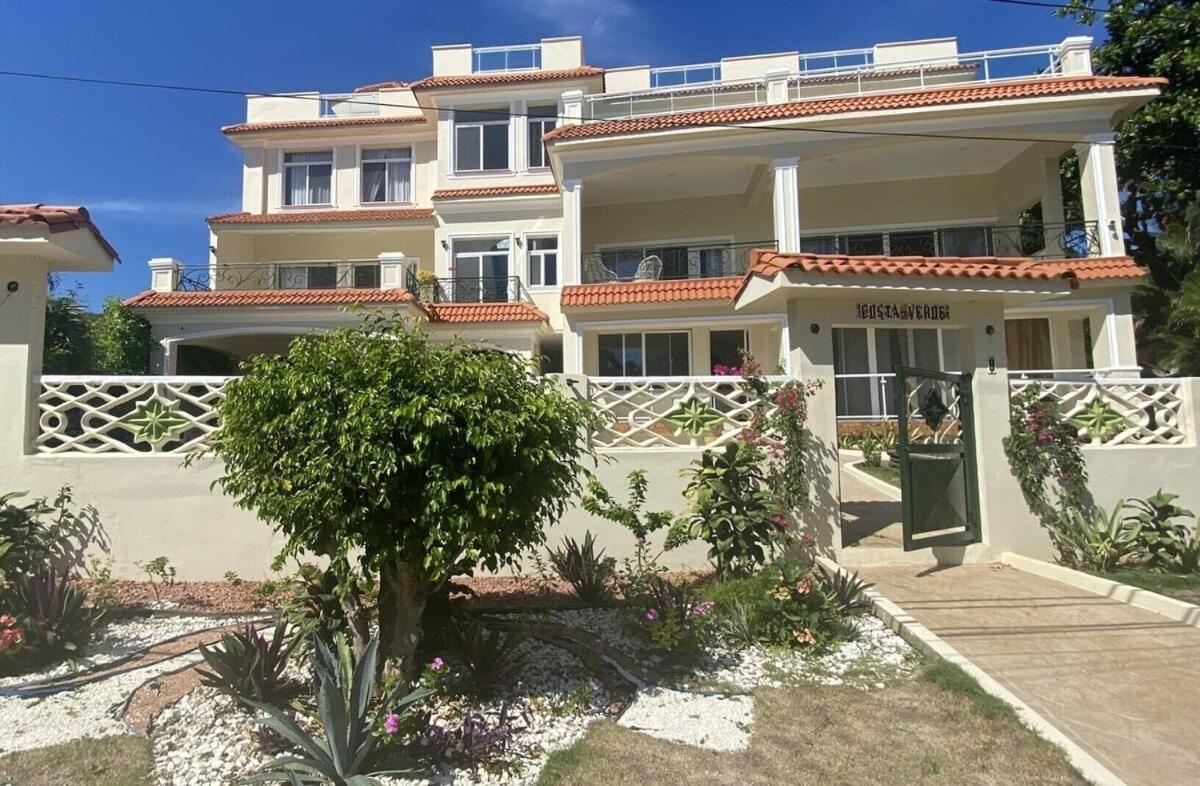 2BR & 2 WR ocean view Suite at Villa Costa Verde near Playa Cofresi, Puerto Plata, with a pool, big veranda, and a rooftop terrace - B&B