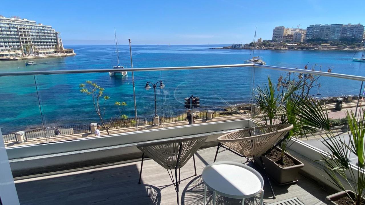 Seafront luxury 2 bedroom 3 bathroom apartment in St Julian's - B&B