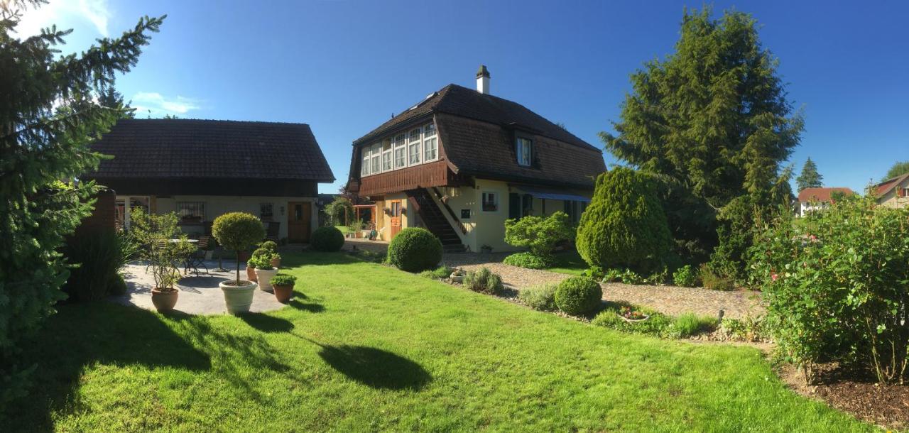 Ferienwohnungen mit Charme im Grünen - B&B Derendingen