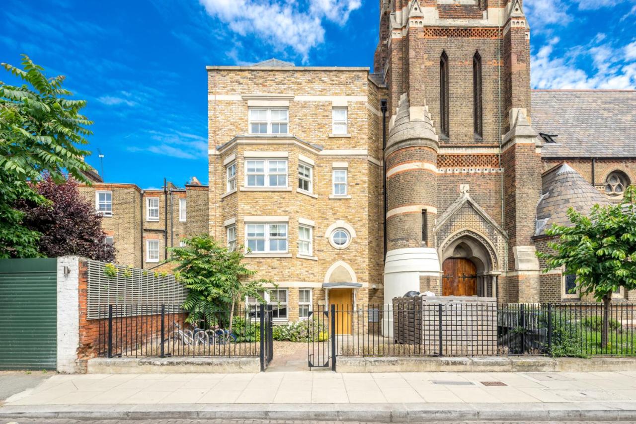 Luxury 1 bed Apt Sleeps 5, Barons Court 5m to tube - Chambres d'hôtes Londres