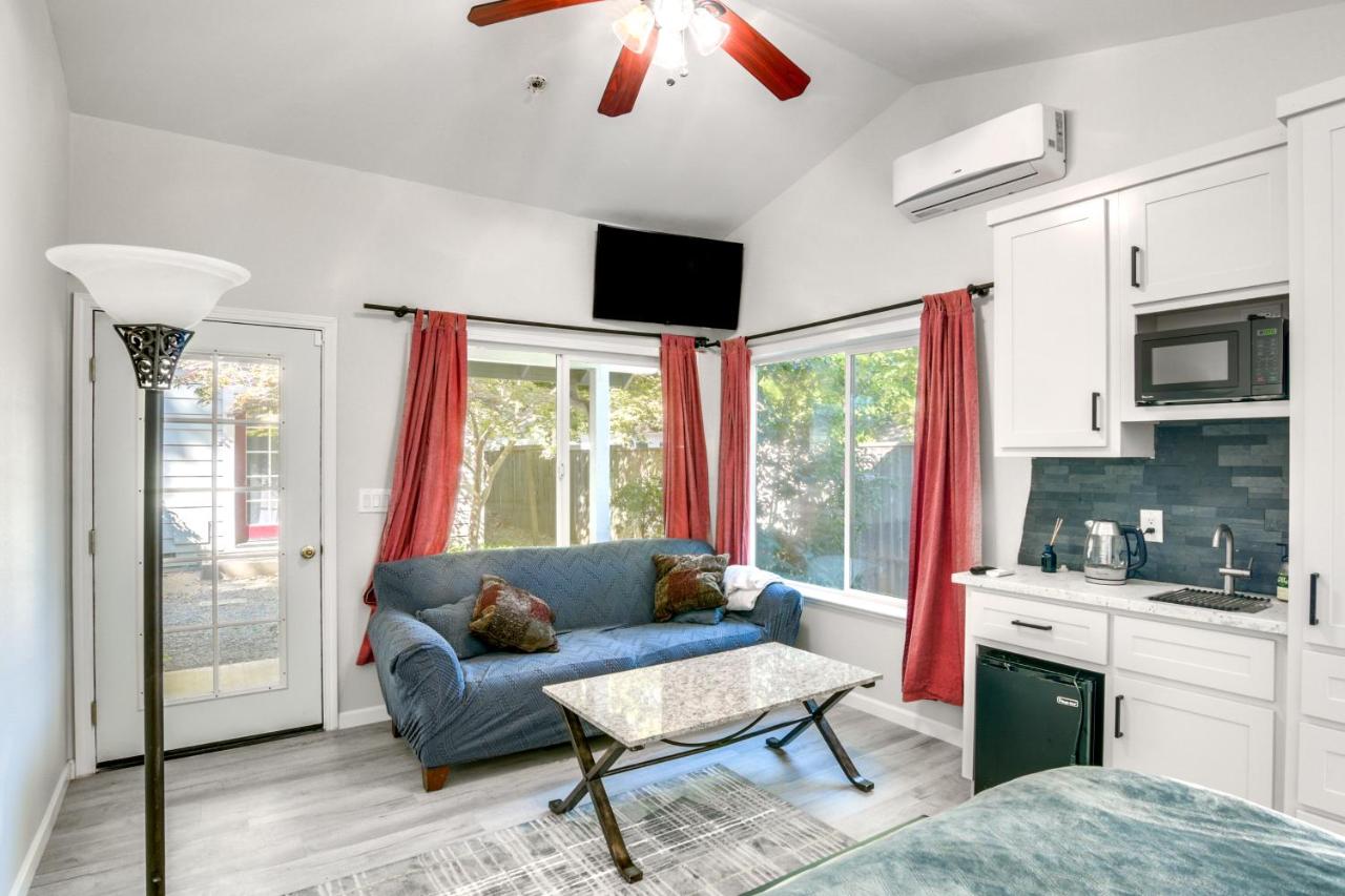 Chico Studio Near Cal State and Downtown - B&B