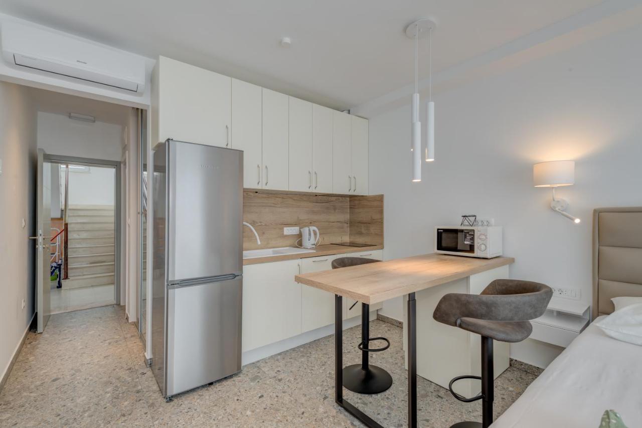 Deluxe Seaview Studios KENNEDY II - B&B Mimice