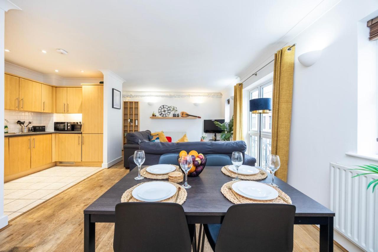 Stylish 2 Bed Apartment,3 Mins to Whitechapel Station, Near Shoreditch! - B&B Londra