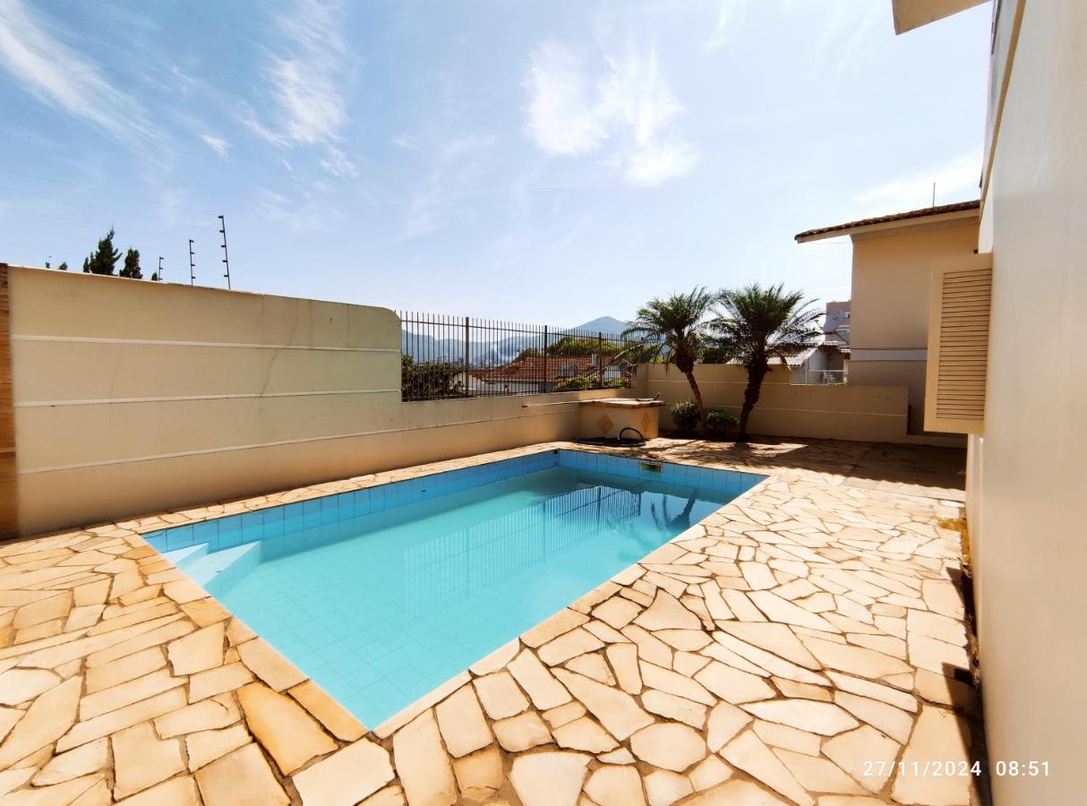 Casa central, com piscina, na cidade do Cristo - B&B