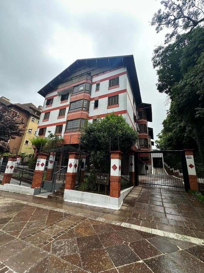Gramado - Ed. São Pedro - Apto 409 - B&B
