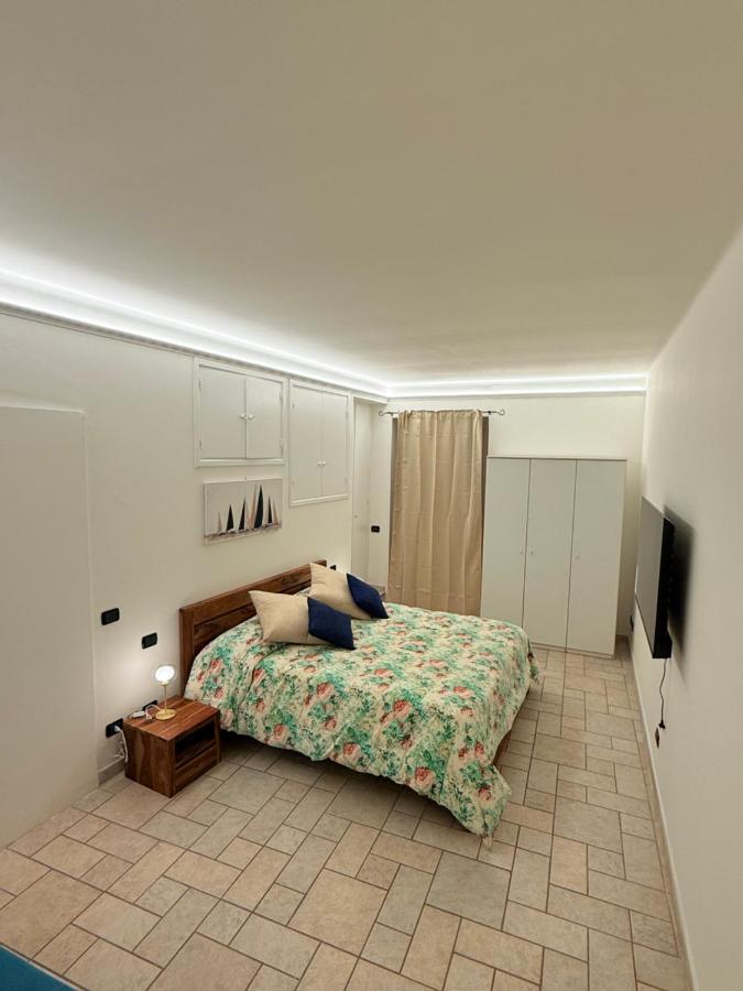 15m dal MARE Grazioso Bilocale sul Budello A-C - Bed and Breakfast