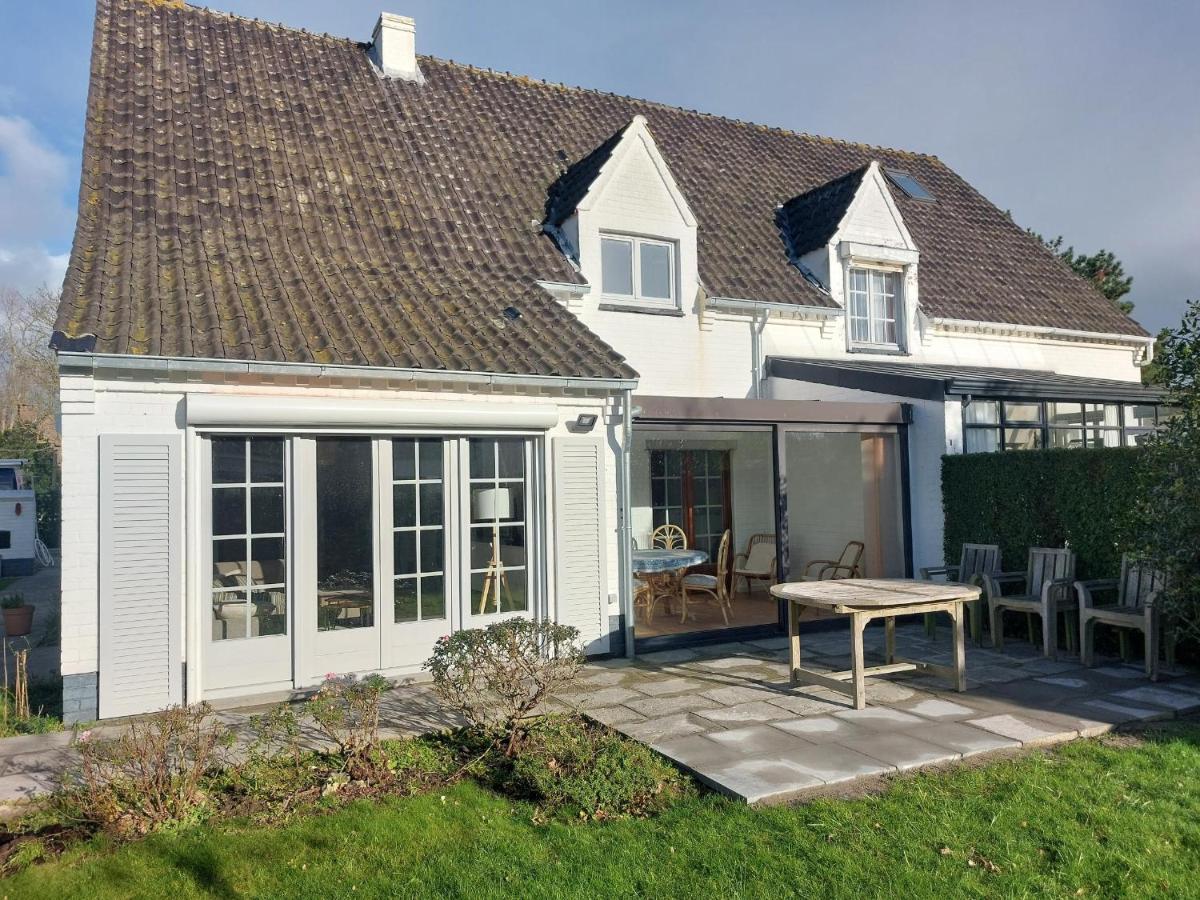 Domein 15 Nieuwmunster, 4-bedroom holiday house for up to 6 people, between Wenduine, 1 km, and De Haan, 2 km, 500 meters from the beach,15 min from Bruges, Ostend and Knokke, nice fenced garden - Ferienwohnung