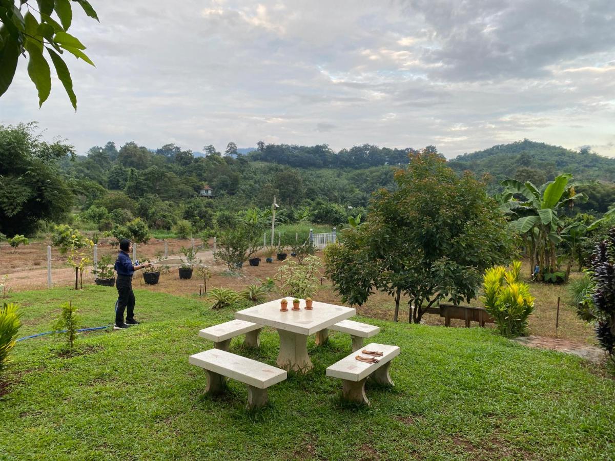 บ้านพอดีโฮมสเตย์ทองผาภูมิ -กาญจนบุรี - Bed and Breakfast