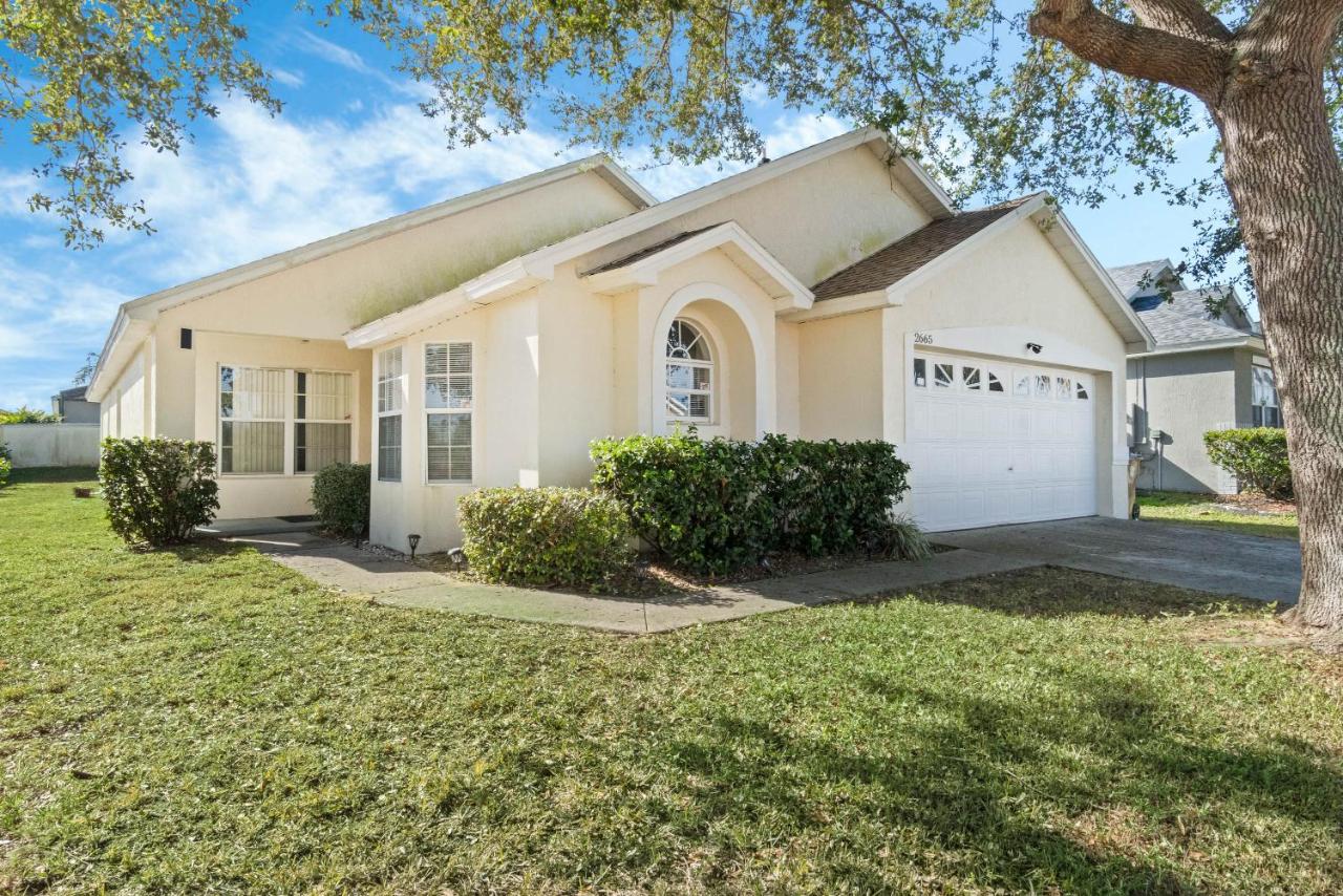 Luxury 4-Bedroom Home with Private Pool, Jacuzzi, AC, Wi-Fi, Cable TV, 5 Minutes from Disney - Ferienwohnung Kissimmee