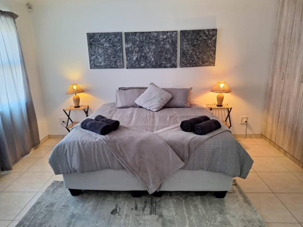 Gracemere 2 Bedroom Townhouse - Bed and Breakfast