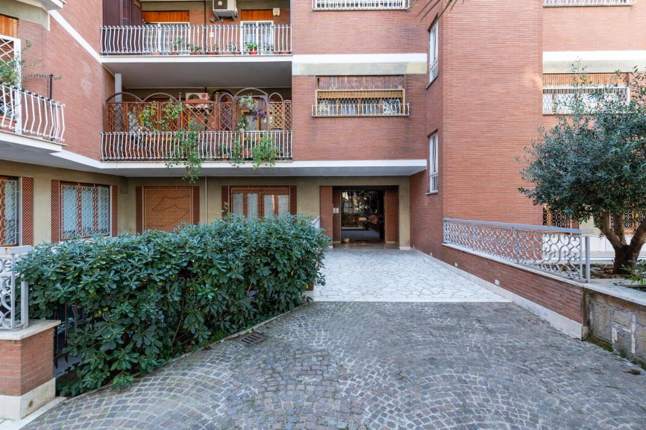 Parco degli Acquedotti 3bedr apt - B&B Roma