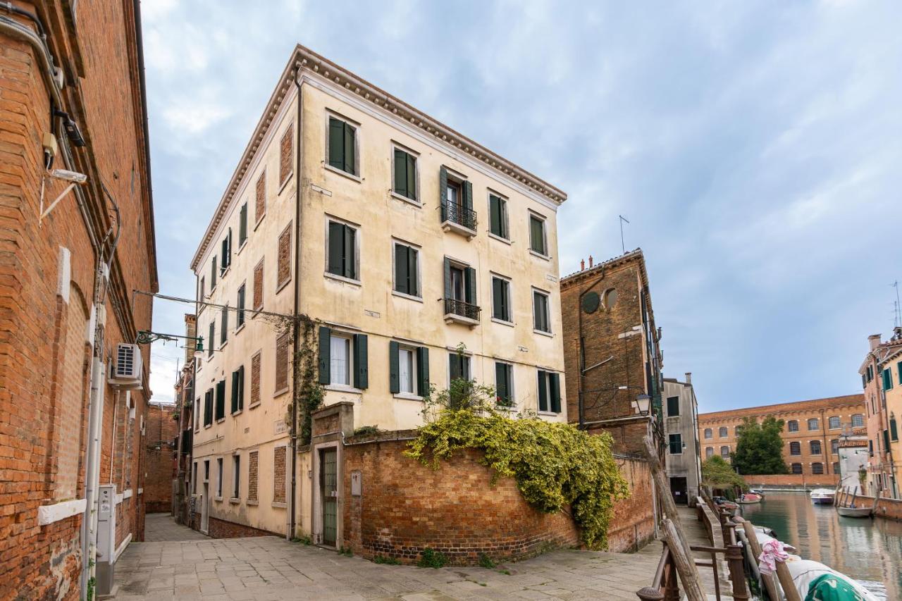 Vista Canale, 4 ospiti, 2 camere e 2 bagni - B&B