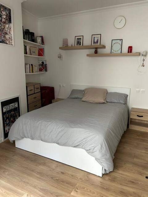 Cozy Appartment in Voltaire - B&B