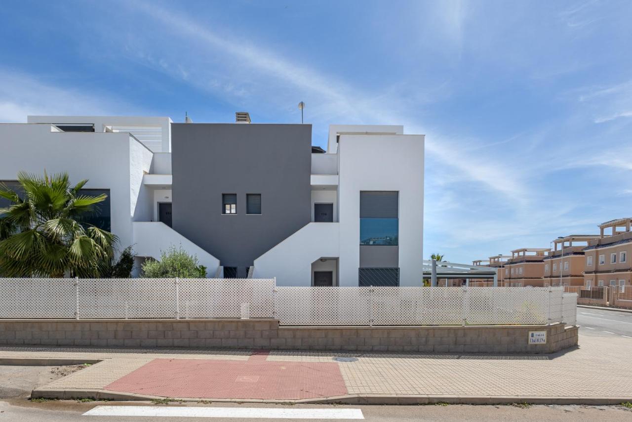 Oasis Beach VII Thaini with roofterrace - Chambres d’hôtes Torrevieja