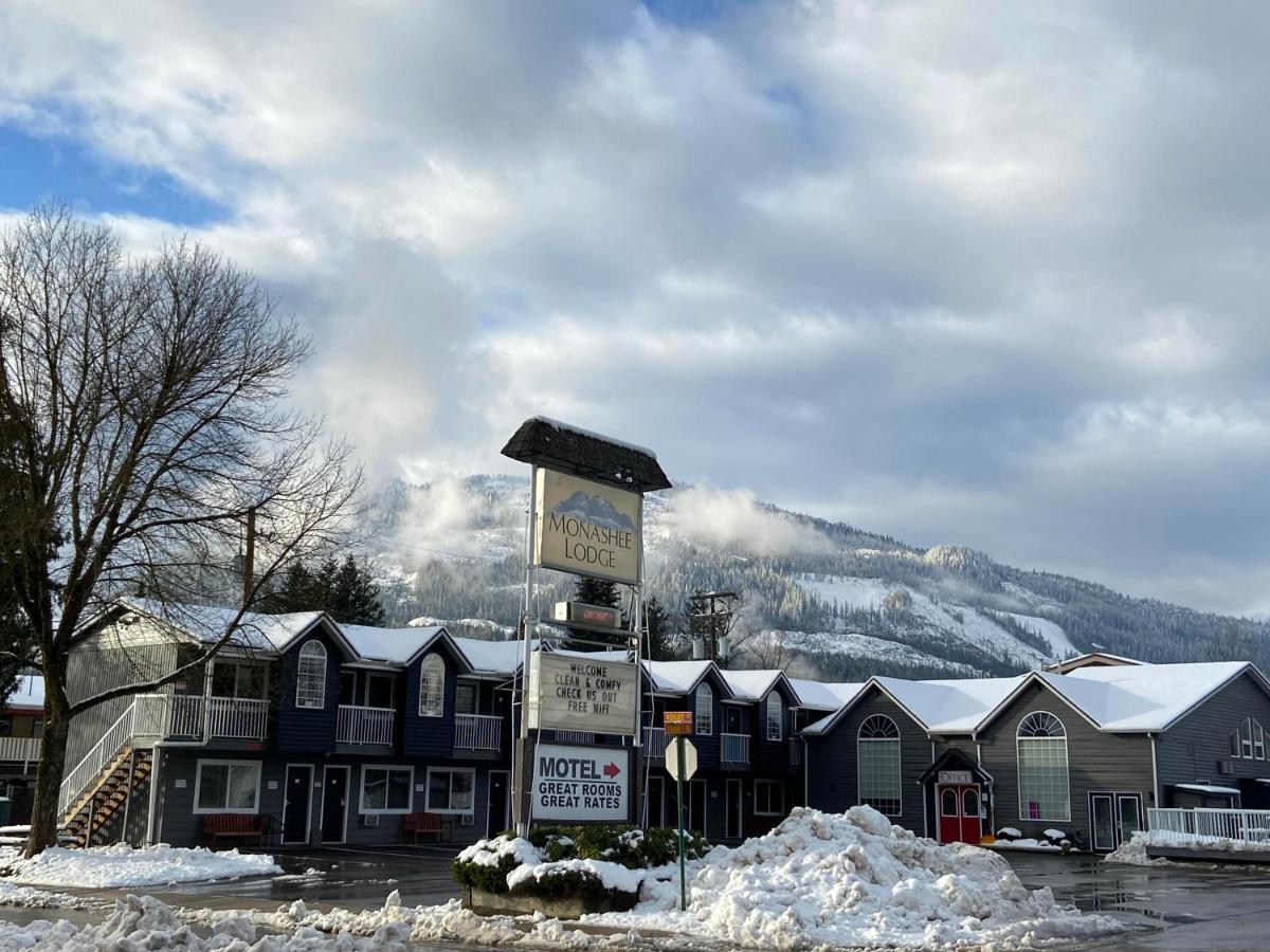 Monashee Lodge - B&B