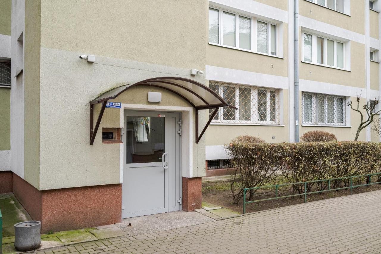 Bielany Homely Apartment by BookingHost - B&B Warsaw