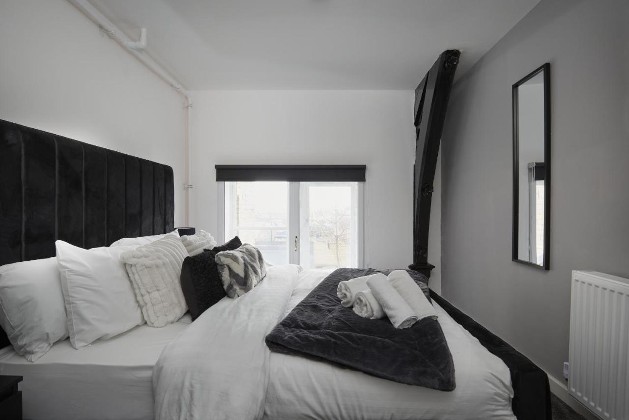 Hayy Luxury Homes Near Bradford City Centre - B&B