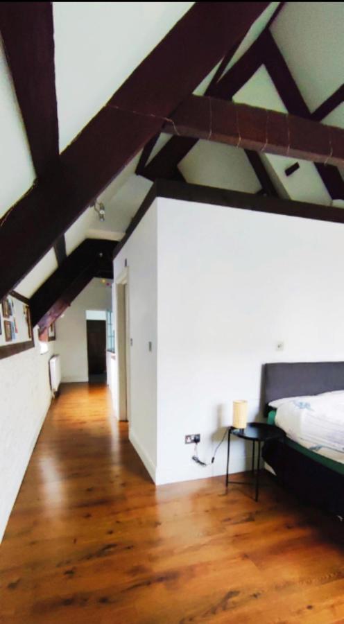 Unique, quirky, historic 400 year old appartment - Ferienwohnung Plymouth