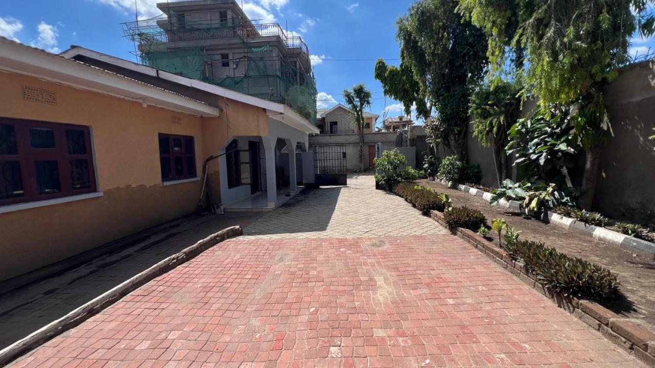 Amani House - Bed and Breakfast - B&B