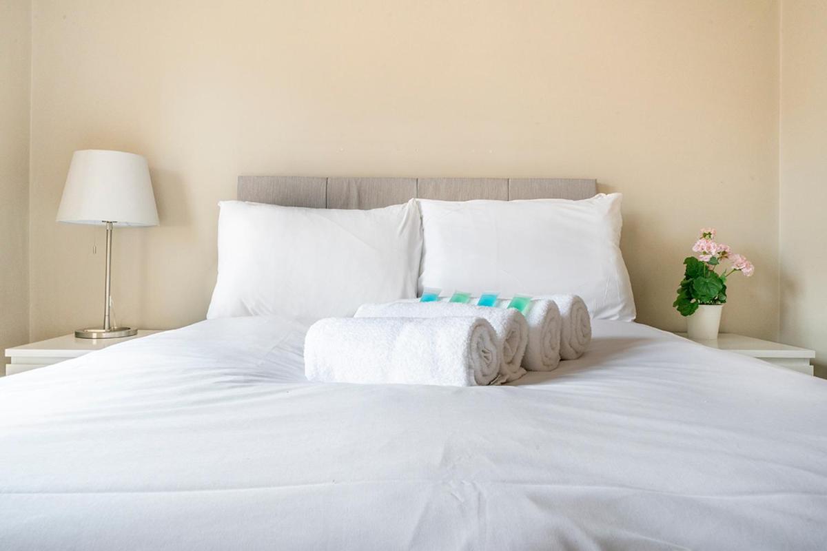 Pop Hollywood - Hip 2bd Ap - Gold Short Term Stays - B&B