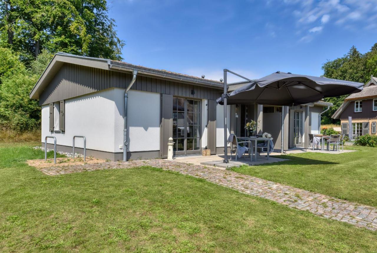 Ferienhaus Frische Brise 33 Feriendorf Klein Stresow Rügen by ruyastay - Ferienwohnung Putbus