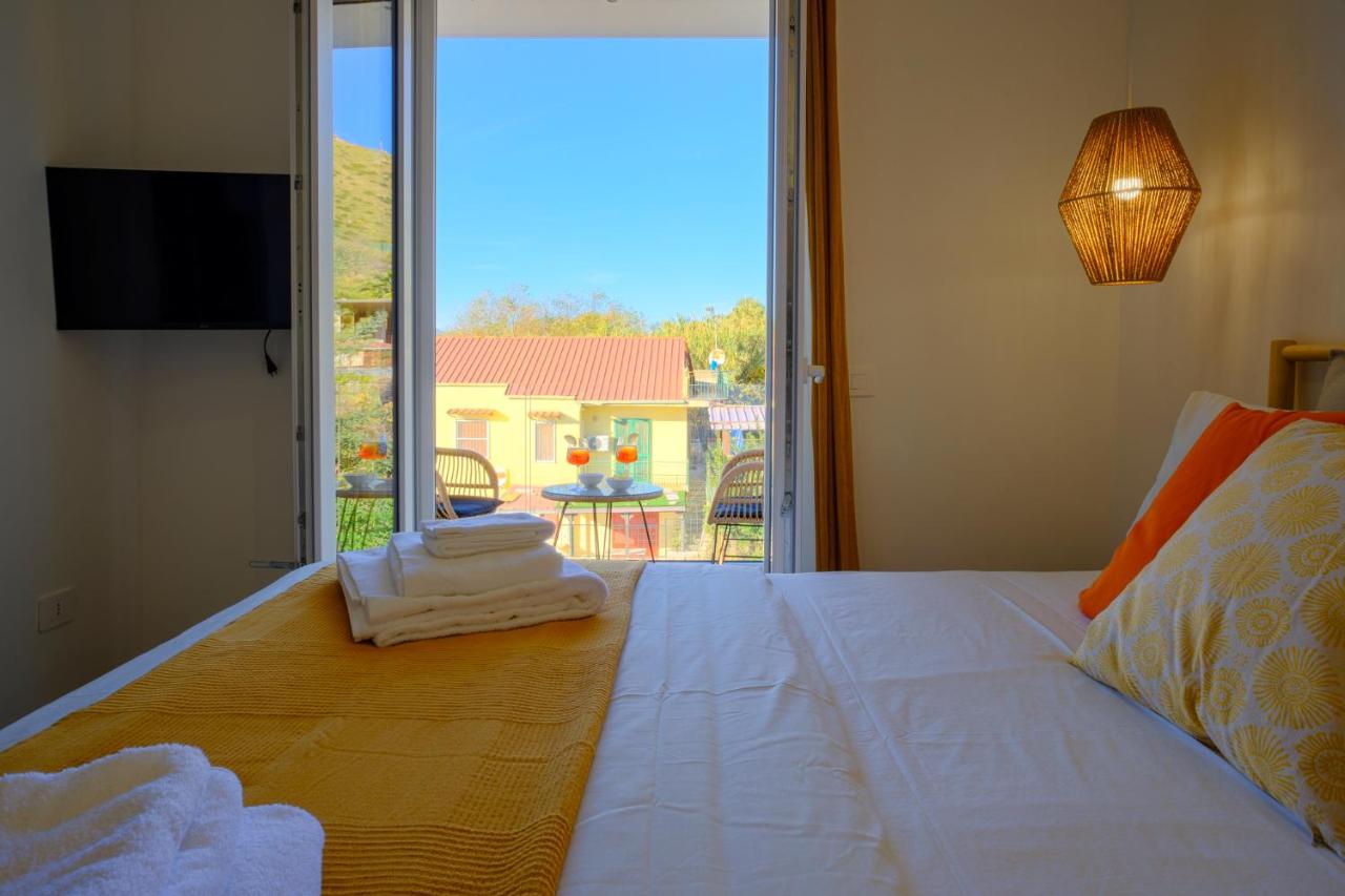 Doppelzimmer mit Balkon und Meerblick