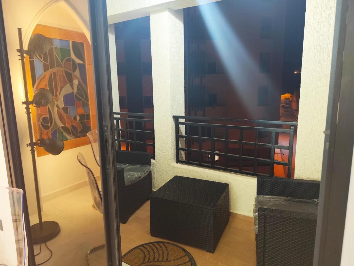 Appartement Nia Confort 2, en plein centre ville, UNIQUEMENT FAMILLES, ET COUPLES MARIÉS - Ferienwohnung