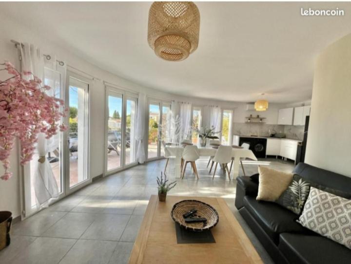 VILLA BANDOL PROCHE du PORT et DES PLAGES - B&B Bandol