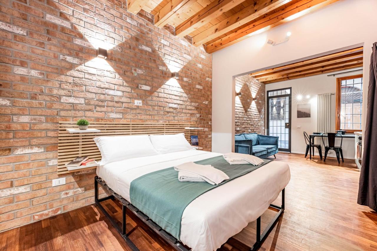 Italstay - Rogati Brick apartment - Ingresso privato - B&B