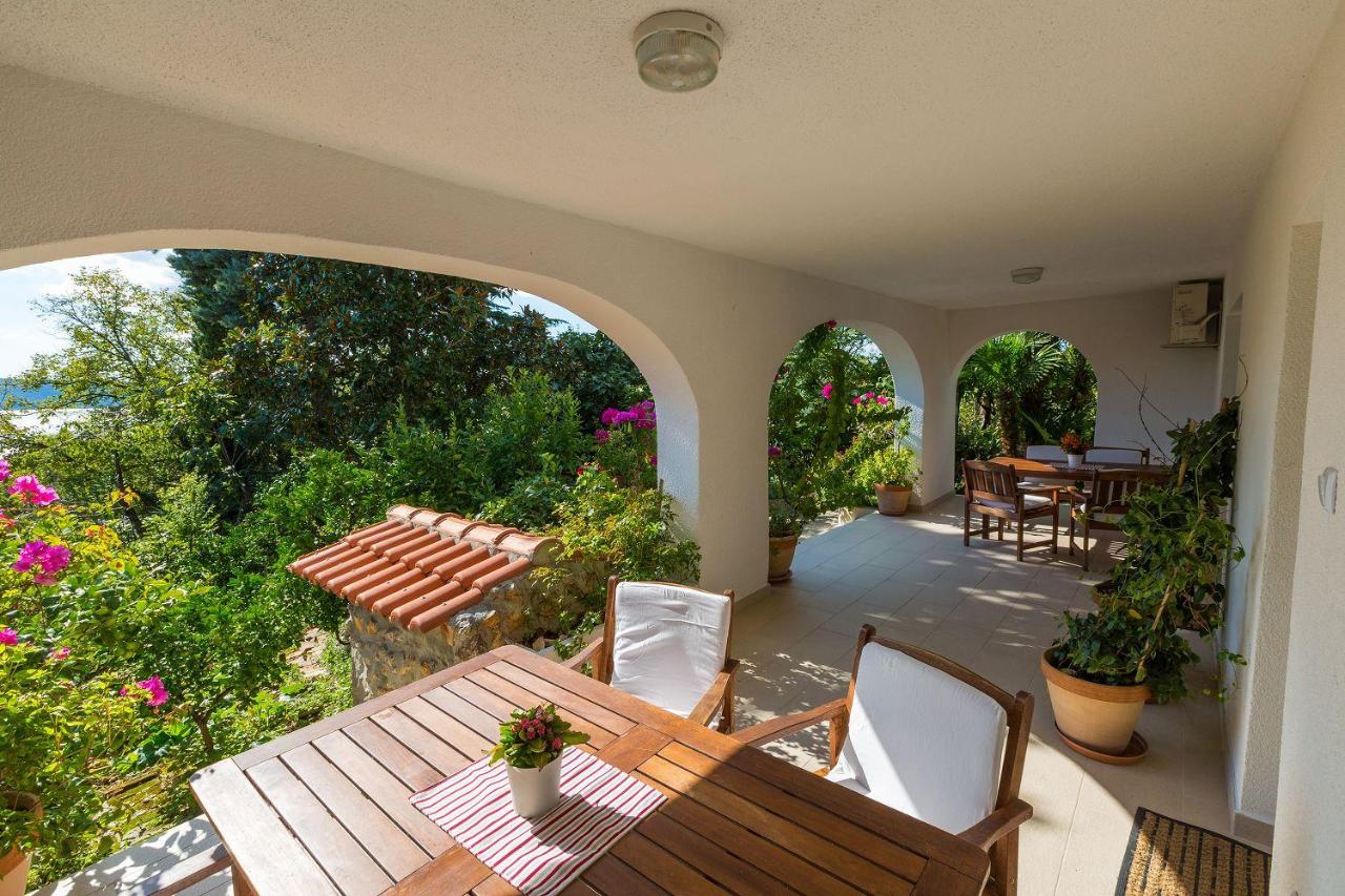 Traumhaftes Apartment mit eigenem Weinkeller, Hydromassagedusche, Meerblick - nur 480 Meter zum Strand - B&B Crikvenica