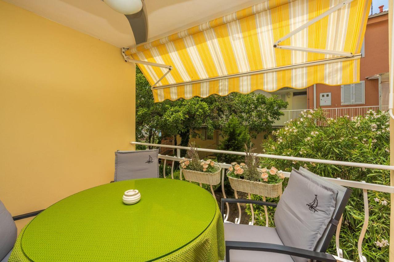Malerisches Apartment nur 50 Meter zum Strand mit privatem Balkon, WiFi, Privatparkplatz - Chambres d'hôtes Selce