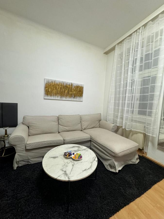 Moderne charmante zentral gelegene Wohnung-3 Minuten von Stadthalle entfernt - Ferienwohnung Wien