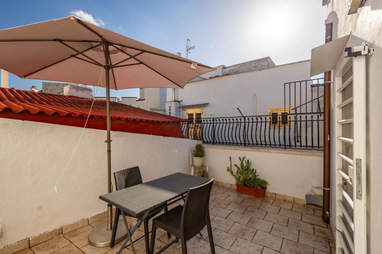 Antiche Mura Apartments "Nel Cuore della Puglia"bivani, cucina, terrazzo - Chambres d'hôtes Turi