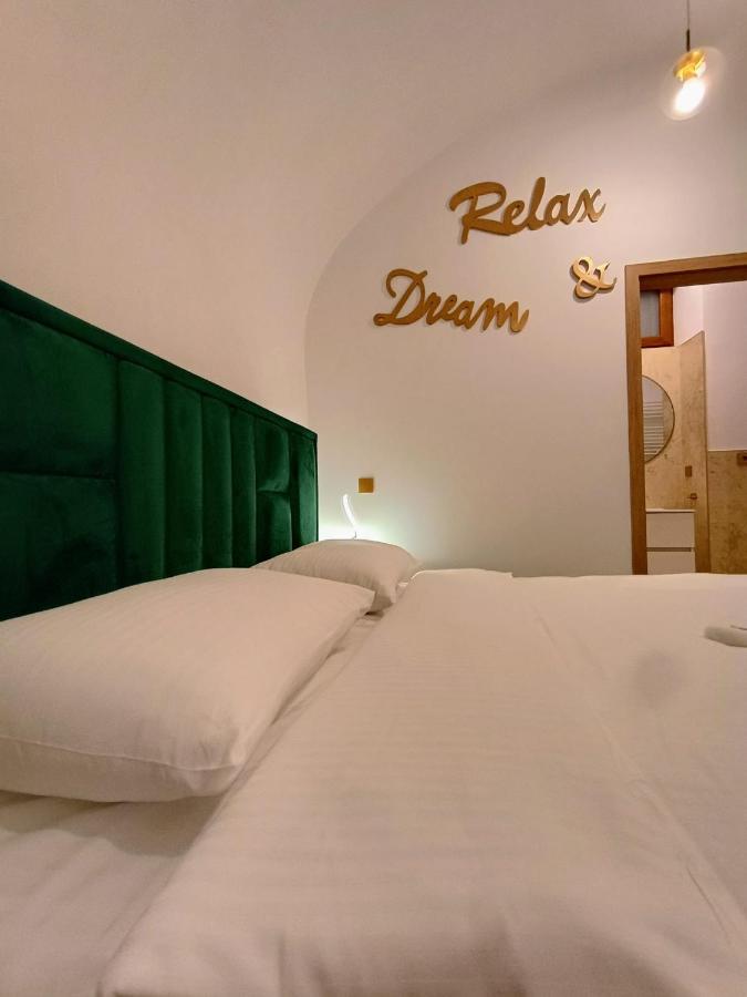 Luky 11 - B&B Braşov