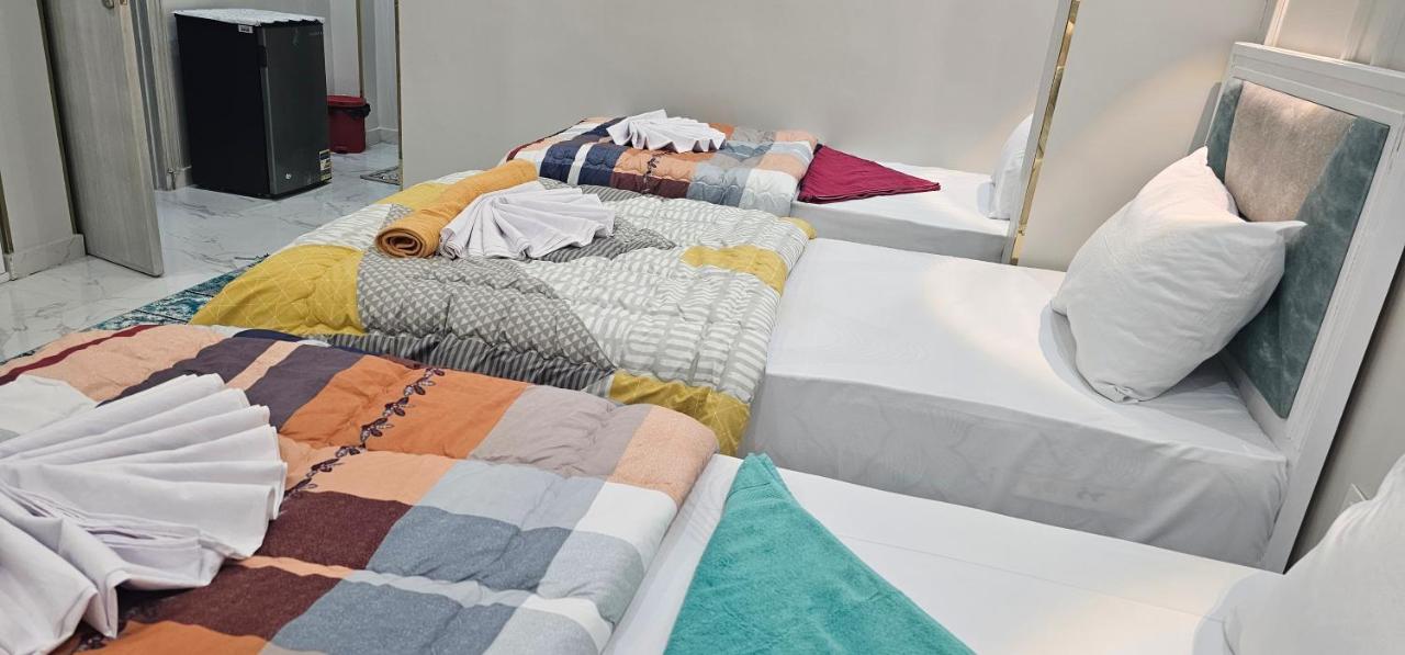 Dreibettzimmer mit eigenem Bad