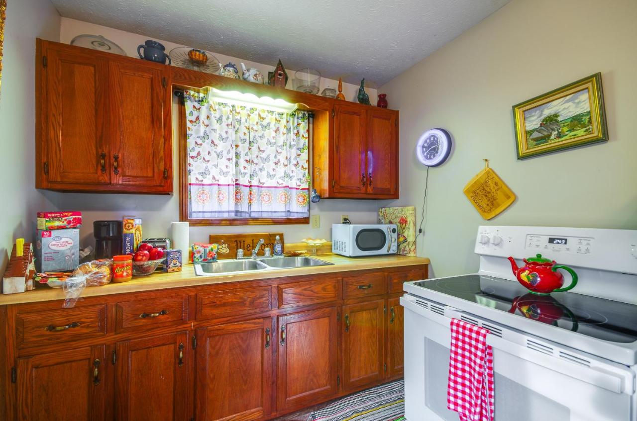 Walk to Civic Center and Dining Lebanon Studio! - B&B Lebanon