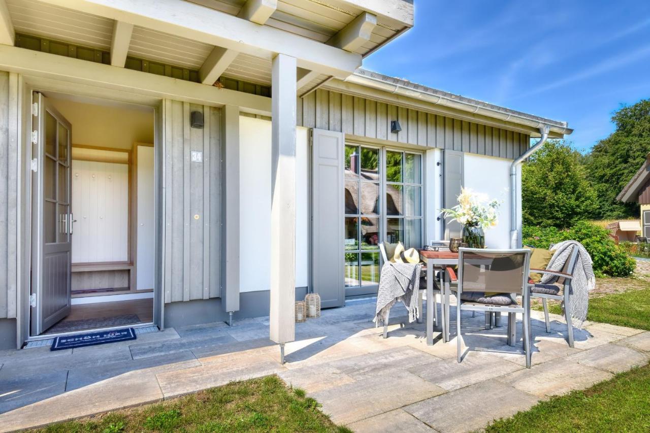 Ferienhaus Vilmblick 34 Feriendorf Klein Stresow Rügen by ruyastay - B&B