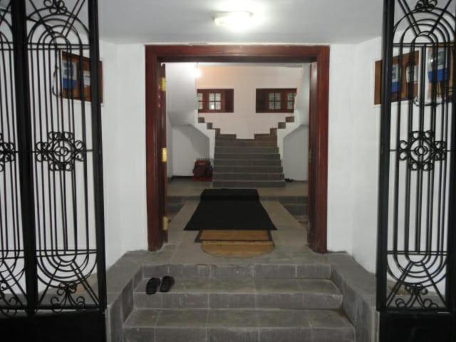 Beverly Edge Villa - Bed and Breakfast