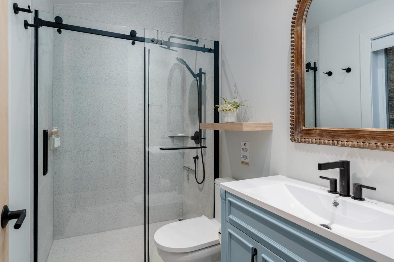 Chalet Eau, style Lake house à Tremblant - B&B Lac-Supérieur