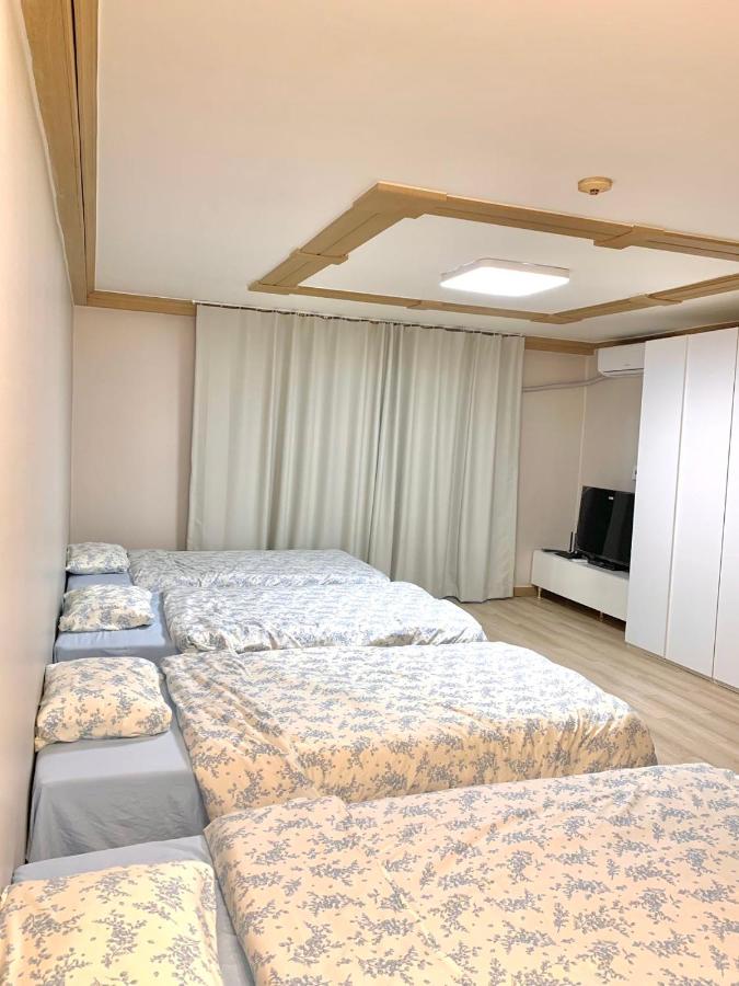Vierbettzimmer mit Balkon