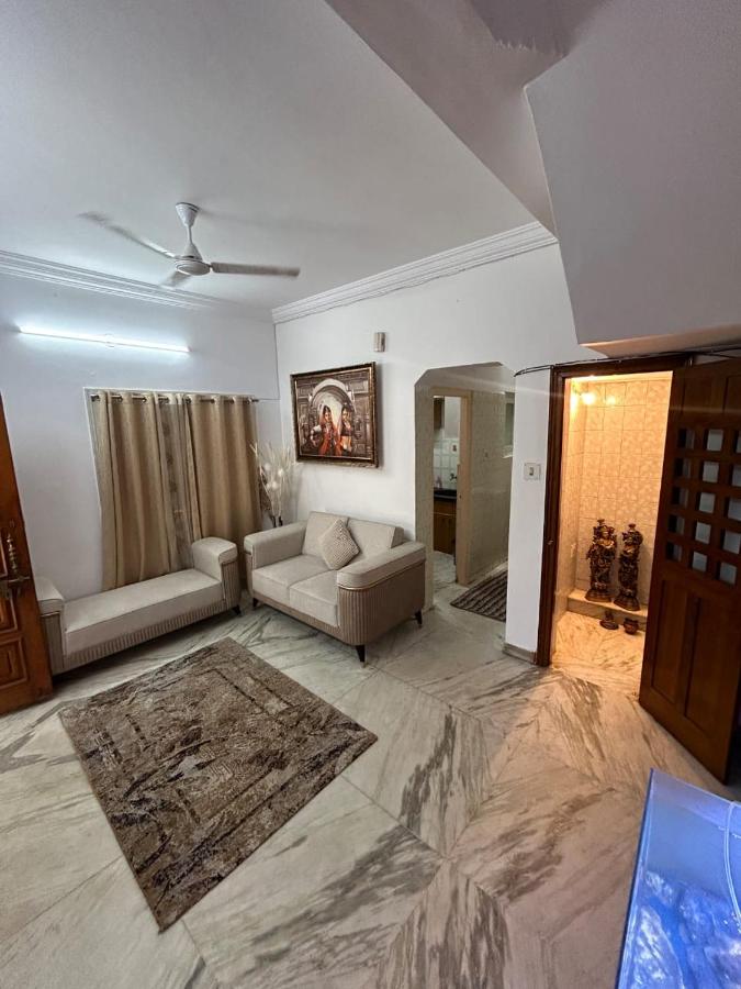 Bengaluru family home stay - B&B